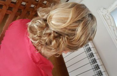 Foto desde arriba del peinado de la novia