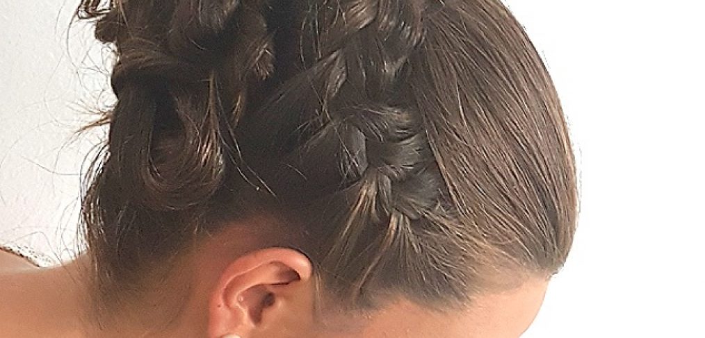 Recogido para invitada alto con trenzas